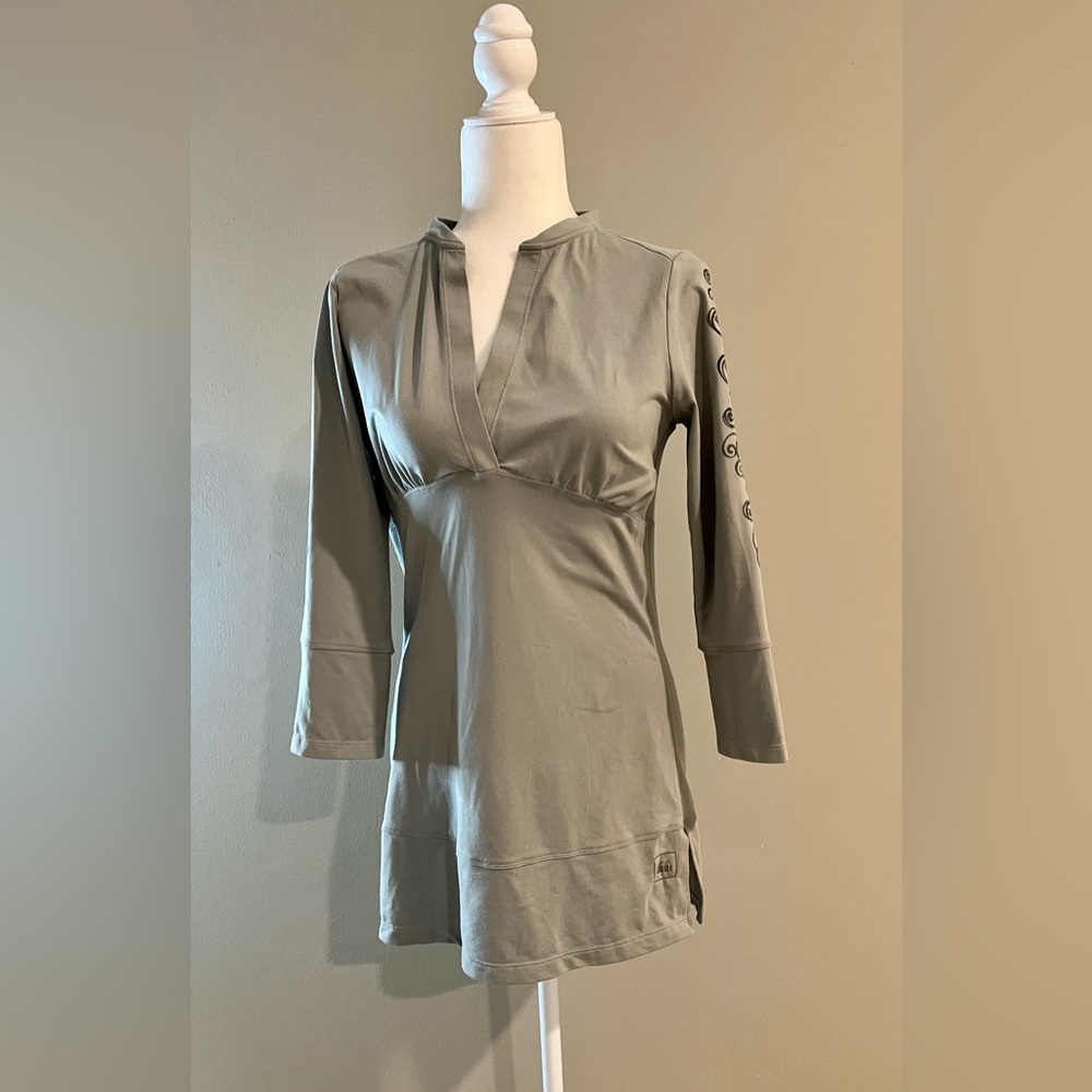 REI yoga tunic